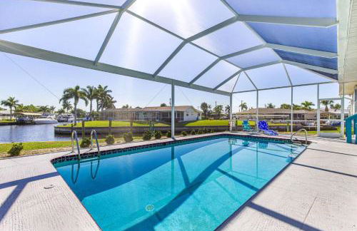 Lazy Palm Retreat Heated Pool Jacuzzi Gulf Canal - Foto 1