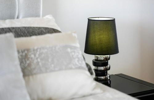 Deluxe 4BDR House W/ Pool by LovelyStay - Photo 49