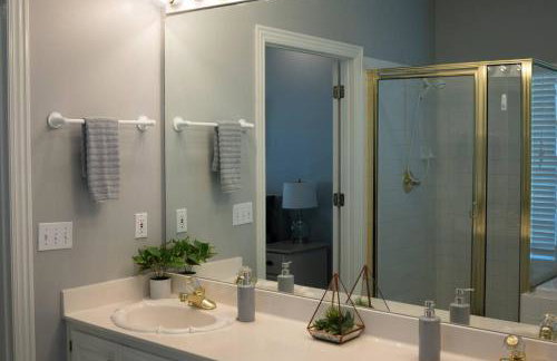 Walking distance to Coler MTN Bike - 3BR 2BA - Foto 10