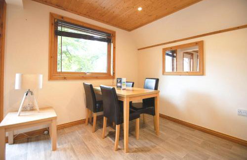 Lazy Bear Lodge with Hot Tub - Finlake Resort and Spa in Devon - Foto 10