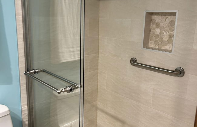 Gorgeous 2 bedroom condo with panoramic views of the Atlantic Ocean. 2 Condo by RedAwning - Photo 24