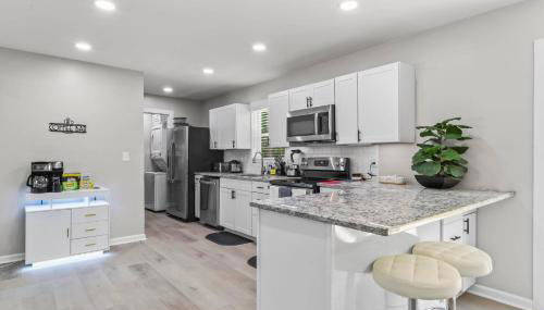 Spacious Mableton Home-Deck/Yard - Foto 1, Other