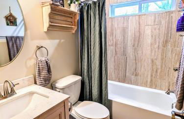 Relax & Recharge in Cozy Pinetop 2BR Retreat - Foto 16