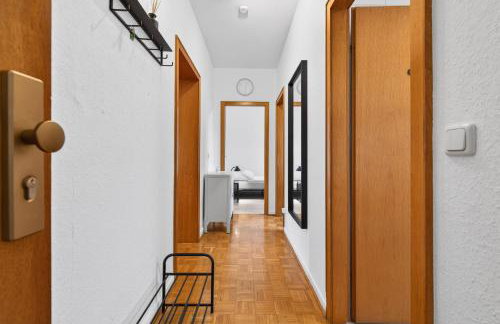 Großzügiges Industrie Design Apartment für bis zu 6 Personen, Nähe Messe und DUS, verkehrsgünstig - Familien, Gruppen und Firmen - Foto 2