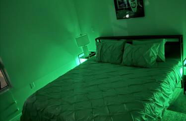 DTLA prime one bedroom steps away from Crypto - Photo 3