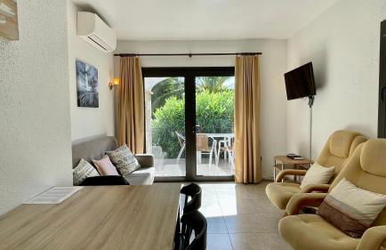 VOLENDAM 18 Planta baja con piscina privada - Foto 13