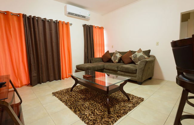 The Embassy Luxury Apt Crystal Towers II - Foto 1