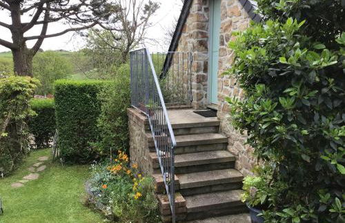 Cozy Camborne Studio Retreat With two Single Beds - Photo 44