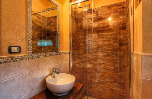 Farmhouse With Stables, Horses and the Ability to Make Horseback Riding - Photo 134