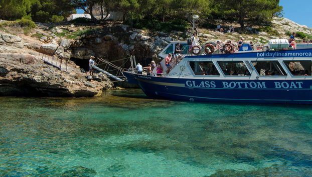 Barco a Cala Galdana desde Cala’n Bosch