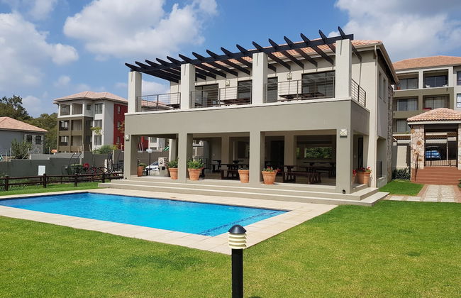 Nova Luxury Suites Saratoga 112 - Photo 18