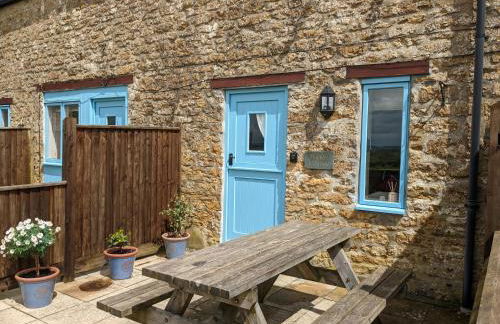 Barton Cottage - Photo 1