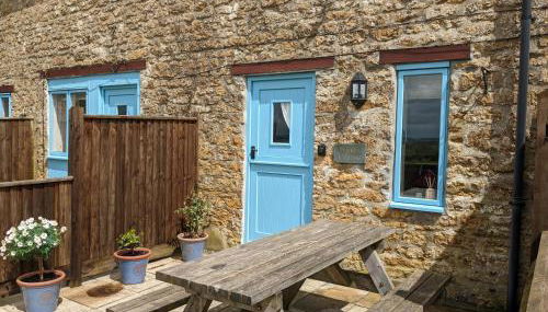 Barton Cottage - Photo 1