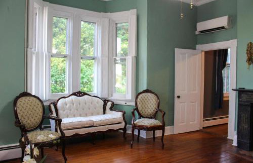 Newly Renovated Historic 6-Bedroom Manor, Where Timeless Elegance Meets Modern Luxury - Foto 60