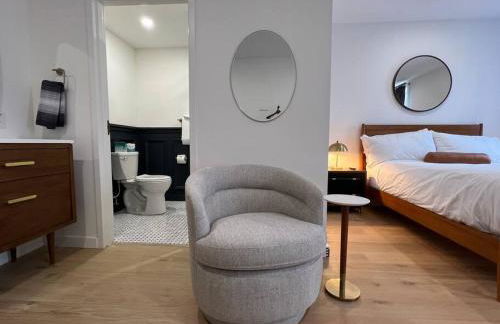 Historic Hotel, Heart of Bangor, Fiber Wi-Fi, Roku TV, Room # 206 - Foto 12