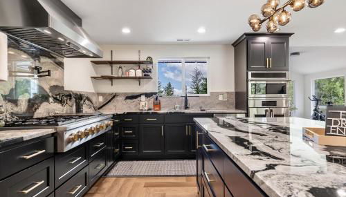 Modern Mountain View Getaway w Huge Outdoor Space - Foto 4