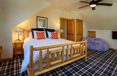 Mtn-View Retreat with Hot Tub in Granby! - Foto 16