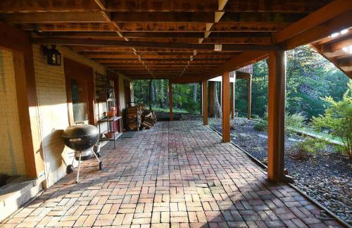 The Outlook - Pet Friendly, Grill, Wifi, View, Fire Pit, Deck, Family Friendly, Foosball, Game Room, King Bed, Fireplace - Photo 55