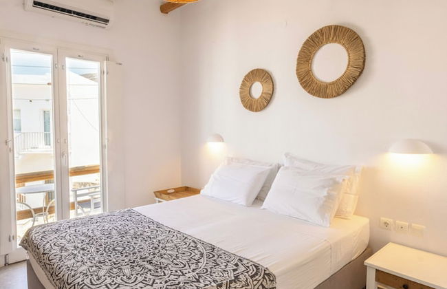 Parosquare Central Suites - Photo 15