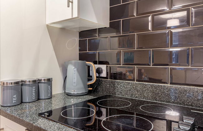 Host Stay Westbrook Court Apartment - Photo 9