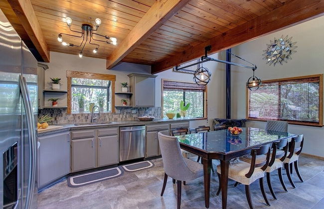 Halehikiola 3 Bedroom Home by RedAwning - Photo 11