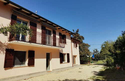 Relaxing house with exclusive swimming pool, close to Imola and Faenza, 4 bathrooms - Photo 3