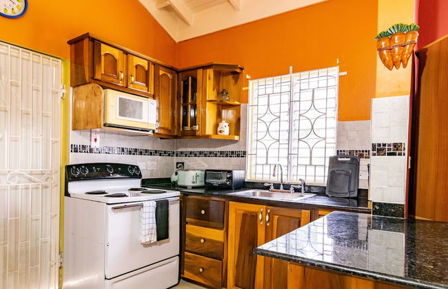 St Mary Mins Away From Ocho Rios 2 bed Ocean View Villa - Foto 22