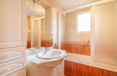 Pretty Bungalow With Private Garden - Foto 16