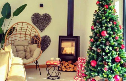 4 Bed Villa Sleeps 8 -private Terrace-free Parking - Foto 29