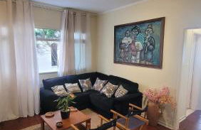 Apê Retrô com Wi-Fi e Vaga - 350 m da Praia da Enseada - Foto 1