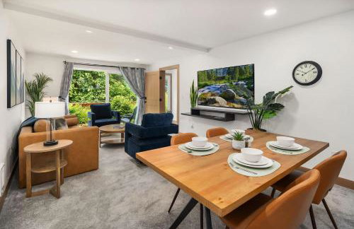 Luxury 6 BR Mansion w Water Views & Walk to Beach - Foto 38