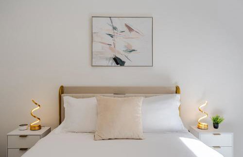 Modern & Spacious 2BR Apartment with Gym & Parking - Photo 5