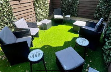 4 bed 4 bath House with Free Parking, 5 Mins to LFC and 15 Mins to City Centre - Foto 11