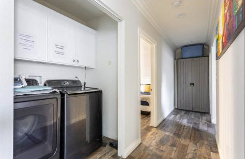 Cheerful 5BR house with parking near USC - Photo 32