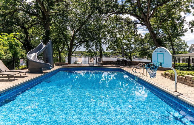 Island Getaway on Delavan Lake - Photo 31