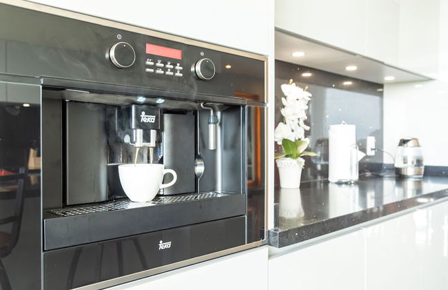 Fabulous & Exclusive Apartments With Sea View Pool BBQ Garden - Photo 22