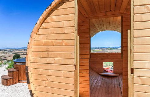 Awesome Apartment In Terre Roveresche - Foto 25