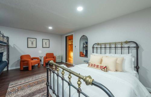 6 Br Cabin Hot Tub Fire Pit Min to Hatley Pointe - Foto 37