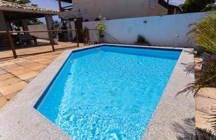 Casa com Wi-Fi, Piscina e Garagem a 550m da Praia - Foto 44