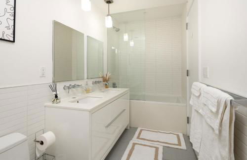 Luxury 2BD nr Wall St Gym Rooftop w/d - Foto 13