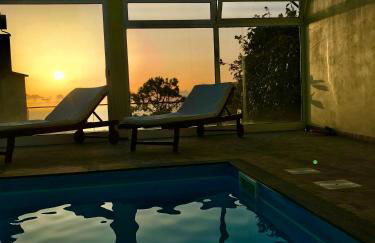 Casa da Relva com Piscina Aquecida Interna - Foto 1