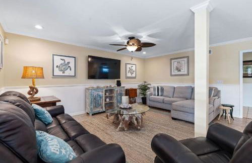 Florida Breeze l Hot Tub l Walkable - Foto 29