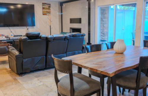 Trendy lux house near strip* Pool *hottub-Kirkland - Foto 32