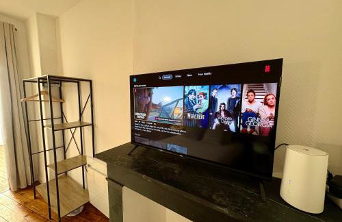 Suite Style Hôtel avec Balcon Vue Gare Netflix - Foto 19