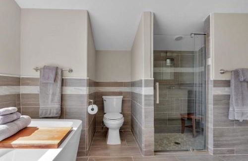 Expansive Ocean-View Retreat with Home Theatre & Spa - Foto 41