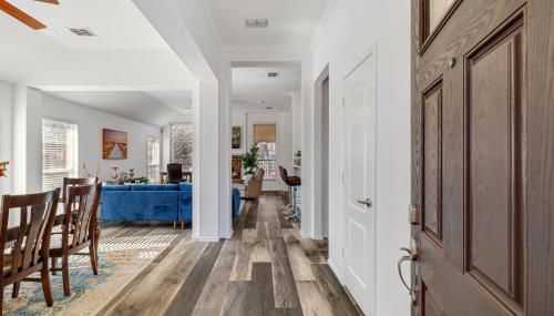 Frisco Escape Oasis Home w/Spa - Photo 3