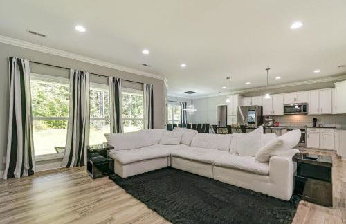 Secluded 18-Acre Retreat in Staley with Game Room - Foto 1