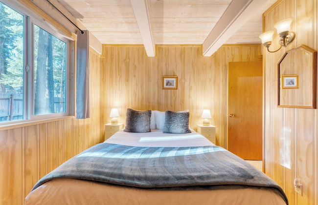 Lundy Bearden Serene Tahoe Retreat With Deck, Fireplace, and Forest Views - Foto 24