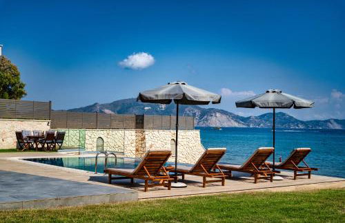 Violet Beach Front Private Villa - Foto 46