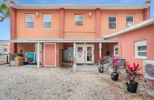 Park It At the Butterfield Garage, Historic Pre-Prohibition Style Apt in the Heart of Downtown - Foto 22